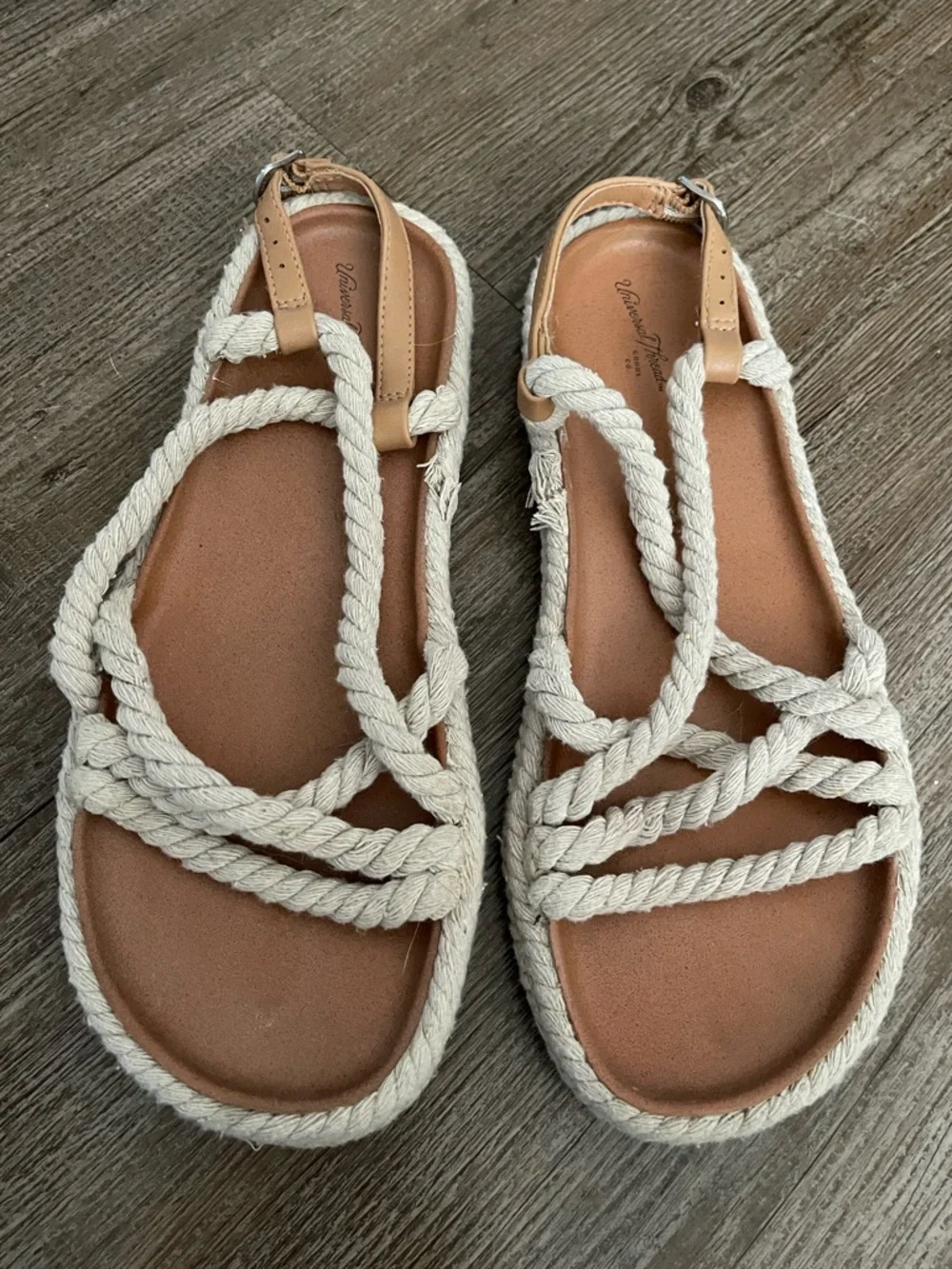 Universal Thread Rope Sandals - Picture 3 of 5